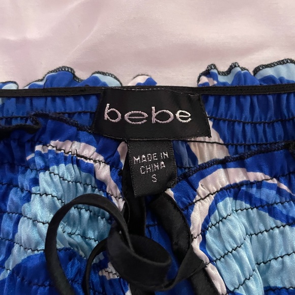 Bebe Blue white and black flowy top, Size S - Picture 3 of 3